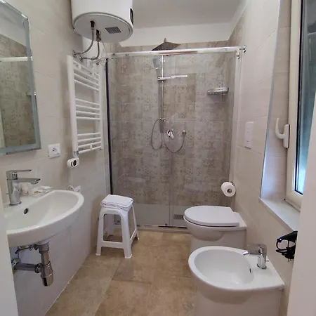 La Pietra 1911 Pensión 3*